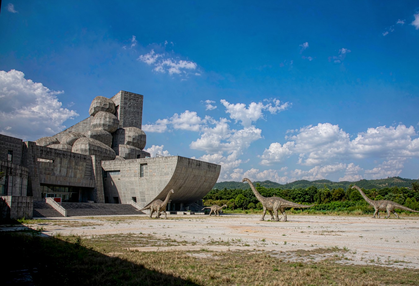 Chengdu Zigong Salt City Wellness Journey — 4 Days / 3 Nights — Dinosaurs and Salt Wells, All Indoors