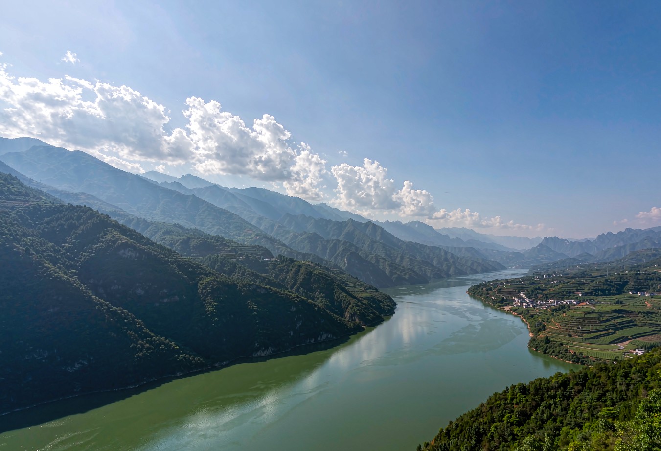 Chongqing Fuling Geology Wellness Journey — 4 Days / 3 Nights — Rift Valley and a Submerged Heritage Site