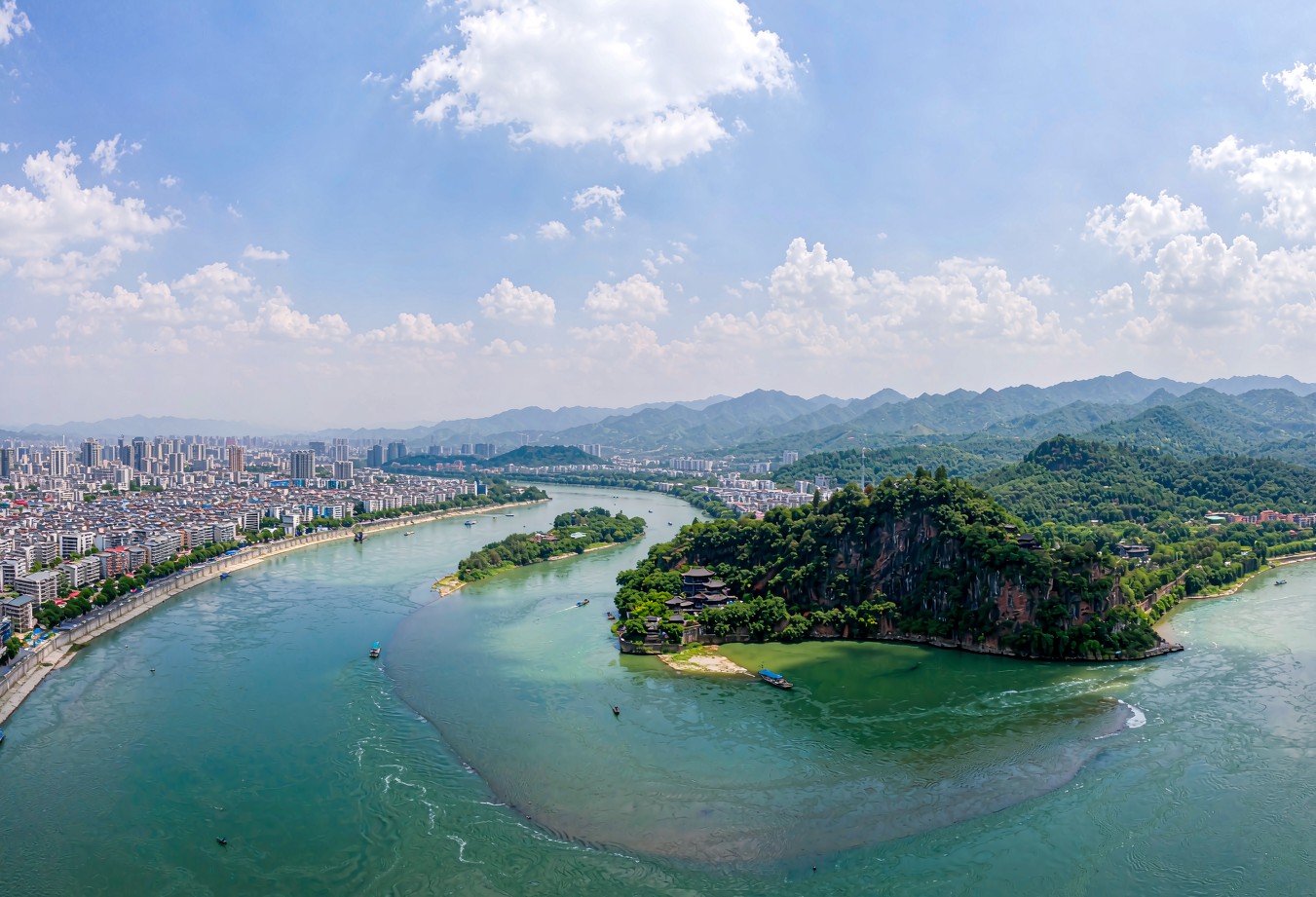 Chengdu Leshan & Emei Wellness Journey — 4 Days / 3 Nights — Giant Buddha and Golden Summit