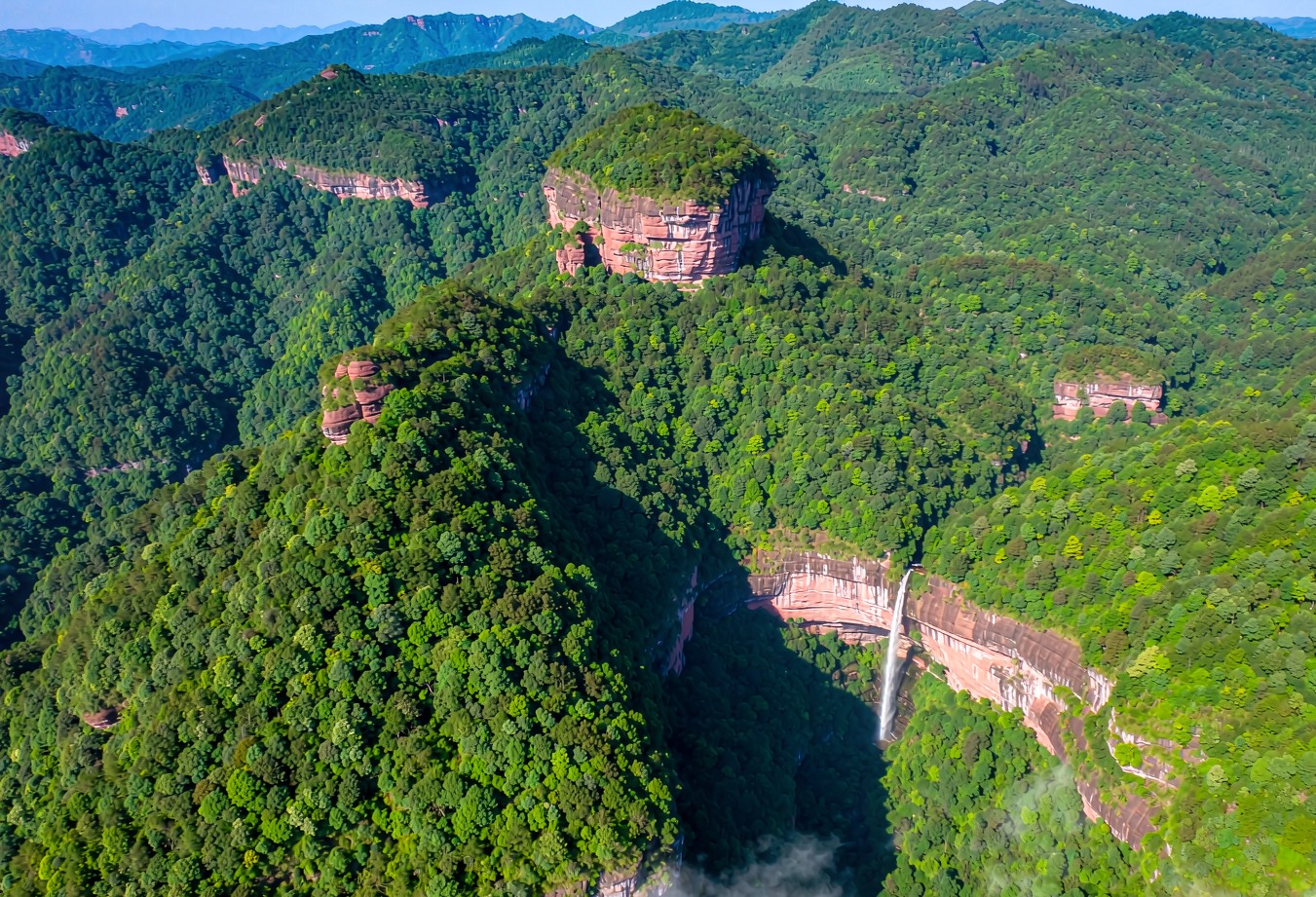 Chongqing Simian Mountain Wellness Journey — 4 Days / 3 Nights — Waterfalls, Old Towns and Forest Air