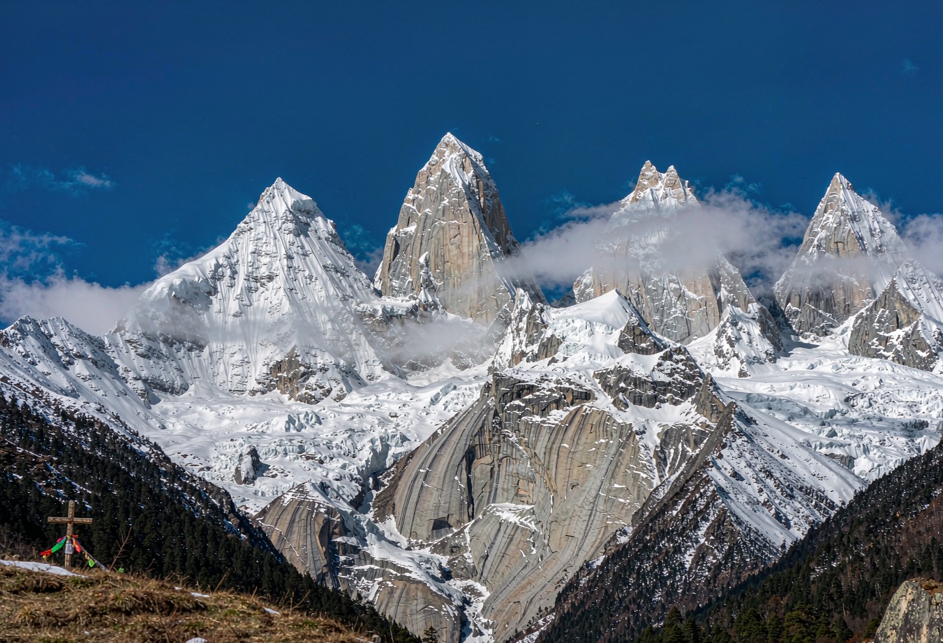 Chengdu Siguniang Mountain and Danba Wellness Journey — 6 Days / 5 Nights — Shuangqiao Valley and Jiaju Tibetan Village