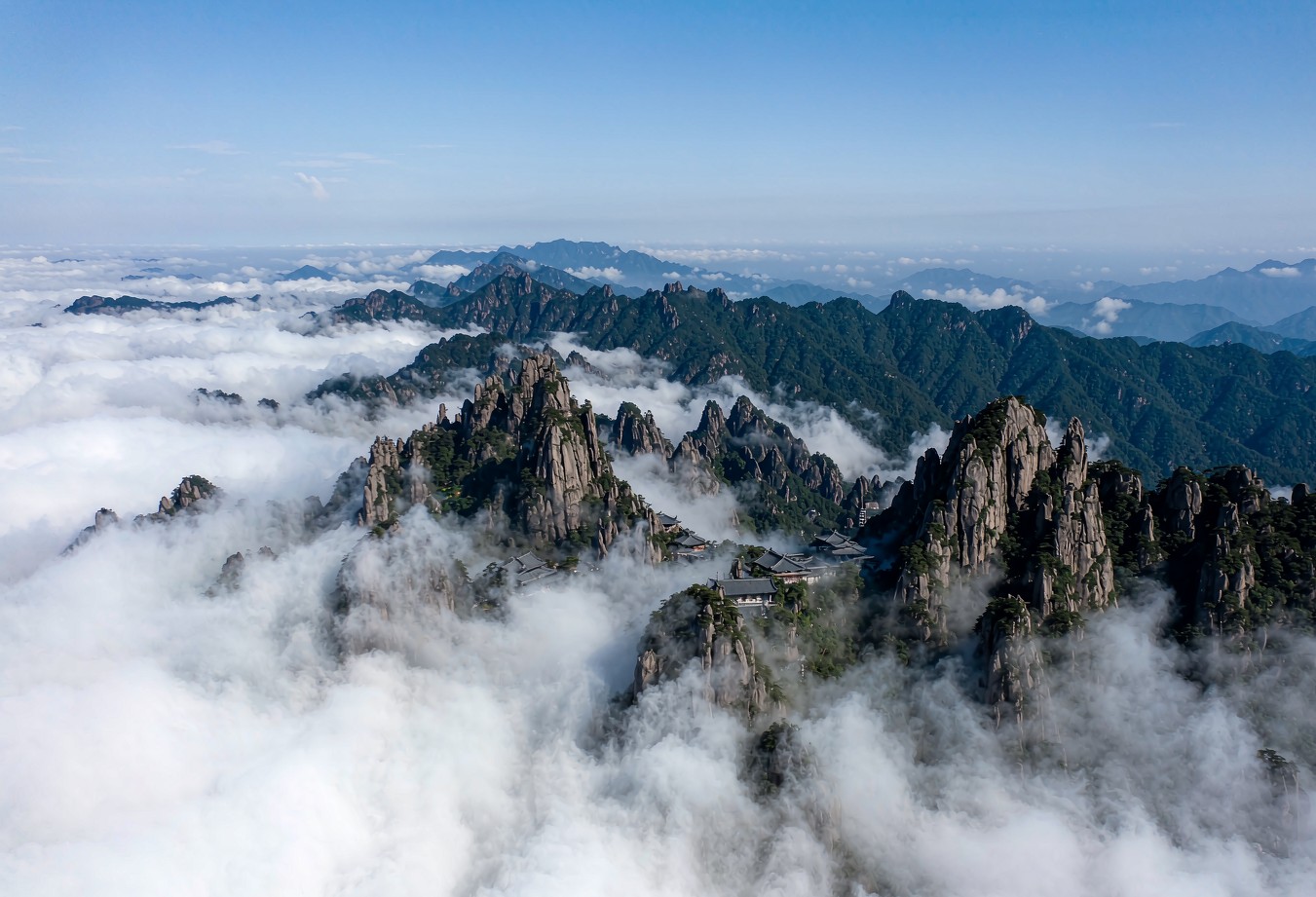 Wuhan Wudang Mountain and Shiyan Wellness Journey — 6 Days / 5 Nights — Golden Summit, Zixiao Palace and Danjiangkou