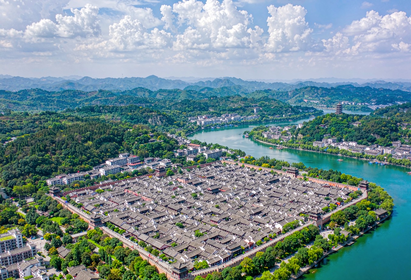 Chengdu Langzhong and Jianmenguan Wellness Journey — 6 Days / 5 Nights — Langzhong and Sword Gate Pass, the Least Strenuous Long Route